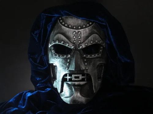 ماسک dr doom